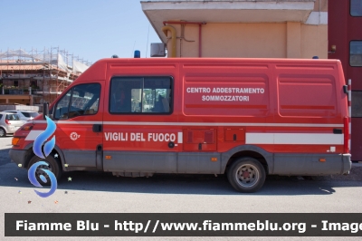 Iveco Daily III serie
Vigili del Fuoco
Comando Provinciale di Roma
Scuole Centrali Antincendio di Capannelle
Centro Addestramento Sommozzatori
VF 22505
Parole chiave: Iveco Daily_IIIserie VF22505