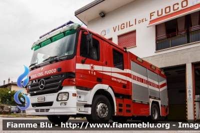 Mercedes-Benz Actros 1841 II serie
Vigili del Fuoco
Comando Provinciale di Belluno
Distaccamento Permanente di Feltre (BL)
AutoPompaSerbatoio allestimento Bai
VF 22605
Parole chiave: Mercedes-Benz Actros_1841_IIserie VF22605