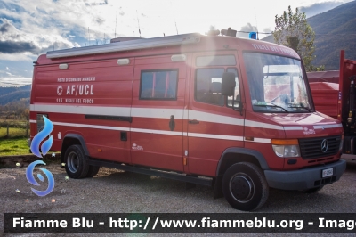 Mercedes-Benz Vario 614D
Vigili del Fuoco
VF 22645

qui fotografato presso il campo 
di Cittareale (RI) durante 
il sisma del Centro Italia
Parole chiave: Mercedes-Benz Vario_614D VF22645