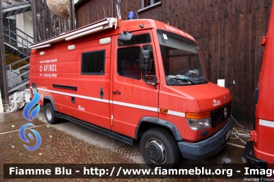 Mercedes-Benz Vario 614D
Vigili del Fuoco
Comando Provinciale di Roma
AutoFurgone/Unità di Crisi Locale allestimento Bai
VF 22653
Parole chiave: Mercedes-Benz Vario_614D VF22653