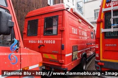 Mercedes-Benz Vario 614D
Vigili del Fuoco
Comando Provinciale di Roma
AutoFurgone/Unità di Crisi Locale allestimento Bai
VF 22657
Parole chiave: Mercedes-Benz Vario_614D VF22657