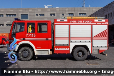 Iveco EuroFire 140E28 4x4 I serie
Vigili del Fuoco
Comando Provinciale di Viterbo
AutoPompaSerbatoio allestimento Iveco-Magirus
VF 22698
Parole chiave: Iveco EuroFire_140E28_4x4_Iserie VF22698