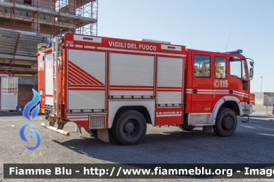 Iveco EuroFire 140E28 4x4 I serie
Vigili del Fuoco
Comando Provinciale di Viterbo
AutoPompaSerbatoio allestimento Iveco-Magirus
VF 22698
Parole chiave: Iveco EuroFire_140E28_4x4_Iserie VF22698