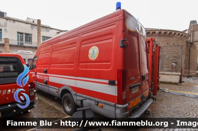 Iveco Daily III serie
Vigili del Fuoco
Comando Provinciale di Roma
Nucleo NBCR
VF 22711
Parole chiave: Iveco Daily_IIIserie VF22711