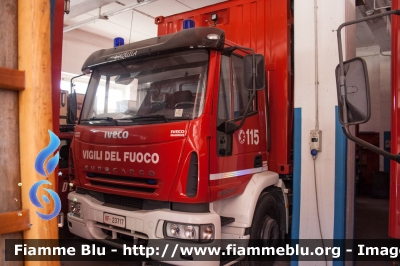 Iveco EuroCargo 180E28 II serie
Vigili del Fuoco
Comando Provinciale de L'Aquila
Nucleo NBCR
VF 23717
Parole chiave: Iveco EuroCargo_180E28_IIserie VF23717 Santa_Barbara_2017