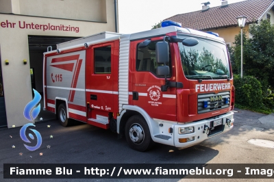 Man TGL 10.240 I serie
Vigili del Fuoco
Unione Distrettuale Bolzano
Bezirksverband Bozen
Corpo Volontario di Pianizza di Sotto
Freiwillige Feuerwehr Unterplanitzing Kaltern
allestito Rosenbauer
VF 24C BZ
Parole chiave: Man TGL_10.240 VF24CBZ