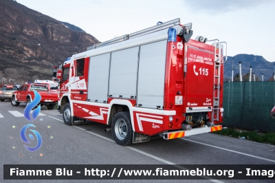 Mercedes-Benz Atego 1529 4x4 II serie
Vigili del Fuoco
Unione Distrettuale Bolzano
Bezirksverband Bozen
Corpo Volontario di S. Giacomo Agruzzo
Freiwillige Feuerwehr St. Jakob Grutzen
Allestimento Rosenbauer
VF 24J BZ
Parole chiave: Mercedes-Benz Atego_1529_4x4_IIserie VF24JBZ Civil_Protect_2018