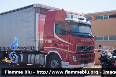 Volvo FH 420 II serie
Vigili del Fuoco
Comando Provinciale di Roma
SCA - Scuole Centrali Antincendio
di Roma Capannelle
VF25306
Parole chiave: Volvo FH_420_IIserie VF25306