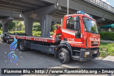 Iveco EuroCargo 150E25 III serie
Vigili del Fuoco
Comando Provinciale di Roma
Officina di Capannelle
Carro soccorso e recupero
Allestimento Isoli
VF 25516
Parole chiave: Iveco EuroCargo_150E25_IIIserie VF25516