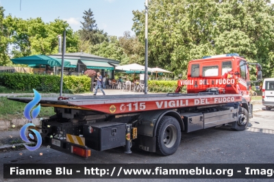 Iveco EuroCargo 150E25 III serie
Vigili del Fuoco
Comando Provinciale di Roma
Officina di Capannelle
Carro soccorso e recupero
Allestimento Isoli
VF 25516
Parole chiave: Iveco EuroCargo_150E25_IIIserie VF25516