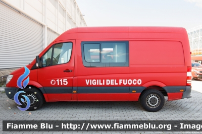 Mercedes-Benz Sprinter III serie
Vigili del Fuoco
Comando Provinciale di Pordenone
VF 25609
Parole chiave: Mercedes-Benz Sprinter_IIIserie VF25609