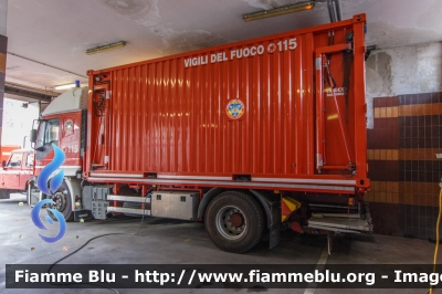 Iveco Stralis AT190S43 I serie
Vigili del Fuoco
Comando Provinciale di Roma
Distaccamento Cittadino Tuscolano II
Nucleo Operativo Chimico Speciale NOCS-NBCR
VF 25757
Parole chiave: Iveco Stralis_AT190S43_Iserie VF25757