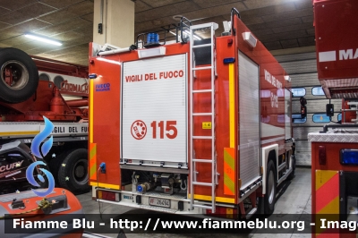 Iveco EuroCargo 180E30 III serie
Vigili del Fuoco
Comando Provinciale di Sondrio
AutoBottePompa allestimento Iveco-Magirus
VF 26494
Parole chiave: Iveco EuroCargo_180E30_IIIserie VF26494