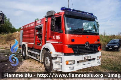 Mercedes-Benz Atego 1828 I serie
Vigili del Fuoco
Comando Provinciale di Ferrara
Distaccamento Volontario di Bondeno (FE)
AutoBottePompa allestimento Bai ricondizionata Carrozzeria Fortini
VF 26574
Parole chiave: Mercedes-Benz Atego_1828_I_serie VF26574