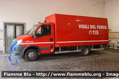 Iveco Daily IV serie restyle
Vigili del Fuoco
Comando Provinciale di Roma
Carro Sollevamenti Allestimento Baggio & De Sordi
Esemplare unico
VF 26701
Parole chiave: Iveco Daily_IVserie_restyle VF26701