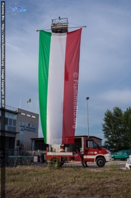 Iveco 70C17 Daily V serie
Vigili del Fuoco
Comando Provinciale di Ferrara
Distaccamento Volontario di Bondeno
Piattaforma aerea da 24 m allestimento Iveco-Magirus - Socage
Parole chiave: Iveco 70C17_Daily_V_serie VF26947