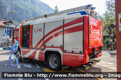 Mercedes-Benz Atego 1329 4x4 III serie
Vigili del Fuoco
Unione Distrettuale Bolzano
Bezirksverband Bozen
Corpo Volontario di S. Giacomo Agruzzo
Freiwillige Feuerwehr St. Jakob Grutzen
Allestimento Rosenbauer
VF 26H BZ
Parole chiave: Mercedes-Benz Atego_1329_4x4_IIIserie VF26HBZ