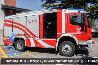 Mercedes-Benz Atego 1329 4x4 III serie
Vigili del Fuoco
Unione Distrettuale Bolzano
Bezirksverband Bozen
Corpo Volontario di S. Giacomo Agruzzo
Freiwillige Feuerwehr St. Jakob Grutzen
Allestimento Rosenbauer
VF 26H BZ
Parole chiave: Mercedes-Benz Atego_1329_4x4_IIIserie VF26HBZ