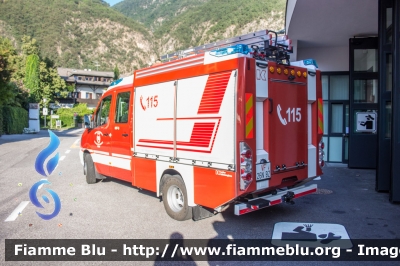 Mercedes-Benz Sprinter III serie restyle
Vigili del Fuoco
Unione Distrettuale Bolzano
Bezirksverband Bozen
Corpo Volontario di Vilpiano
Freiwillige Feuerwehr Vilpian
allestimento Kofler
VF 26N BZ
Parole chiave: Mercedes-Benz Sprinter_IIIserie_restyle VF26NBZ