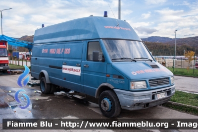 Iveco Daily II serie
Vigili del Fuoco
Comando Provinciale di Roma
Ex Polizia di Stato
VF 27198

qui fotografato presso il campo 
di Cittareale (RI) durante 
il sisma del Centro Italia
Parole chiave: Iveco Daily_II_serie VF27198