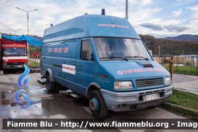 Iveco Daily II serie
Vigili del Fuoco
Comando Provinciale di Roma
Ex Polizia di Stato
VF 27198

qui fotografato presso il campo 
di Cittareale (RI) durante 
il sisma del Centro Italia
Parole chiave: Iveco Daily_II_serie VF27198