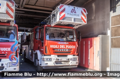 Iveco EuroCargo 180E32 III serie
Vigili del Fuoco
Comando Provinciale di Napoli
AutoScala M32L da 32 metri allestimento Magirus
VF 27317
Parole chiave: Iveco EuroCargo_180E32_III_serie VF27317