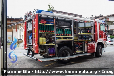 Man TGM 16.340 4x4 III serie
Vigili del Fuoco
Unione Distrettuale Merano - Bezirksverband Meran
Corpo Volontario di Tirolo - Freiwillige Feuerwehr Tirol (BZ)
AutoPompaSerbatoio TLF 2500 allestimento Rosenbauer
VF 273 BZ
Parole chiave: Man TGM_16.340_4x4_IIIserie VF273BZ