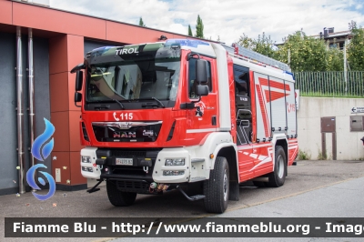 Man TGM 16.340 4x4 III serie
Vigili del Fuoco
Unione Distrettuale Merano - Bezirksverband Meran
Corpo Volontario di Tirolo - Freiwillige Feuerwehr Tirol (BZ)
AutoPompaSerbatoio TLF 2500 allestimento Rosenbauer
VF 273 BZ
Parole chiave: Man TGM_16.340_4x4_IIIserie VF273BZ