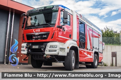 Man TGM 16.340 4x4 III serie
Vigili del Fuoco
Unione Distrettuale Merano - Bezirksverband Meran
Corpo Volontario di Tirolo - Freiwillige Feuerwehr Tirol (BZ)
AutoPompaSerbatoio TLF 2500 allestimento Rosenbauer
VF 273 BZ
Parole chiave: Man TGM_16.340_4x4_IIIserie VF273BZ