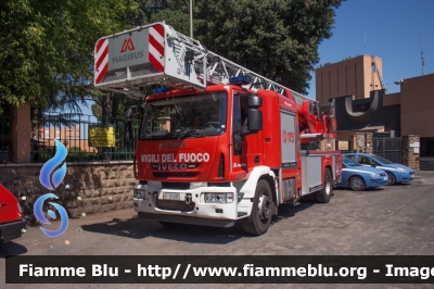 Iveco EuroCargo 180E32 III serie
Vigili del Fuoco
Comando Provinciale di Roma
AutoScala M39L da 39 metri allestimento Magirus
VF 27497
Parole chiave: Iveco EuroCargo_180E32_IIIserie VF27497