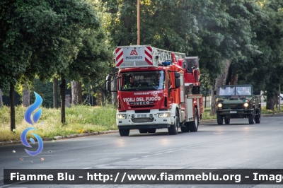 Iveco EuroCargo 180E32 III serie
Vigili del Fuoco
Comando Provinciale di Roma
Via Genova-Centrale
AutoScala M39L da 39 metri allestimento Magirus
VF27498
Parole chiave: Iveco EuroCargo_180E32_IIserie VF27498