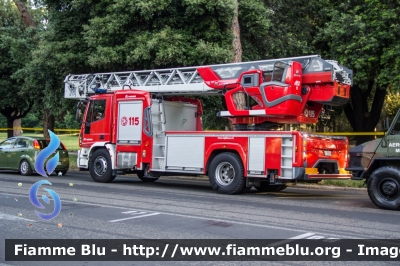 Iveco EuroCargo 180E32 III serie
Vigili del Fuoco
Comando Provinciale di Roma
Via Genova-Centrale
AutoScala M39L da 39 metri allestimento Magirus
VF27498
Parole chiave: Iveco EuroCargo_180E32_IIserie VF27498