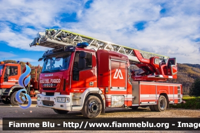 Iveco EuroCargo 160E32 III serie
Vigili del Fuoco
Comando Provinciale di Milano
Autoscala da 30 metri
Allestimento Iveco Magirus
VF 27802

Esemplare unico in comodato d'uso al comando di Milano dopo il terremoto che ha colpito il centro Italia nel 2016

qui fotografato presso il campo 
di Cittareale (RI) durante 
il sisma del Centro Italia
Parole chiave: Iveco EuroCargo_160E32_III_serie VF27802