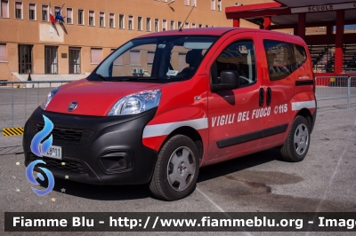 Fiat Qubo
Vigili del Fuoco
Comando Provinciale di Roma
SCA - Scuole Centrali Antincendio
di Roma Capannelle
VF 28011
Parole chiave: Fiat Qubo VF28011