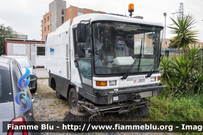 Ravo
Vigili del Fuoco
Comando Provinciale di Roma
Scuole Centrali Antincendio di Capannelle
Spazzatrice donata da AMA
VF 28031
Parole chiave: Ravo VF28031