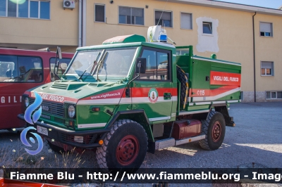 Iveco VM90
Vigili del Fuoco
Comando Provinciale de L'Aquila
Allestimento Iveco-Magirus
Ex Corpo Forestale dello Stato
VF 28057
Parole chiave: Iveco VM90 VF28057 Santa_BArbara_2017