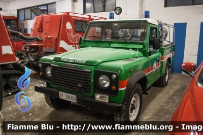 Land Rover Defender 110 HCPU
Vigili del Fuoco
Comando Provinciale de L'Aquila
Servizio Antincendio Boschivo
Ex Corpo Forestale dello Stato
VF 28060
Parole chiave: Land-Rover Defender_110_HCPU VF28060 Santa_Barbara_2017