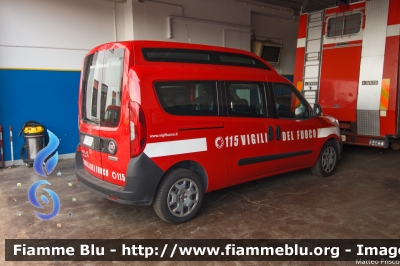 Fiat Doblò XL IV serie
Vigili del Fuoco
Comando Provinciale di Belluno
Distaccamento Permanente di Feltre
VF 28665
Parole chiave: Fiat Doblò_XL_IVserie VF28665