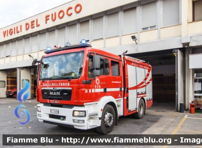 Man TGM 15.250 II serie
Vigili del Fuoco
Comando Provinciale di Roma
Distaccamento Cittadino Tuscolano II
AutoPompaSerbatoio allestimento Bai
VF 29488
Parole chiave: Man TGM_15.250_IIserie VF29488