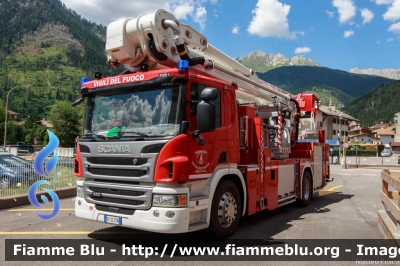 Scania P320 II serie
Vigili del Fuoco
Unione Distrettuale di Fiemme (TN)
ospitato dal Corpo Volontario di Predazzo (TN)
Allestimento Rosenbauer
VF 2L3 TN
Parole chiave: Scania P320_IIserie VF2L3TN