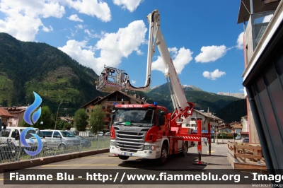 Scania P320 II serie
Vigili del Fuoco
Unione Distrettuale di Fiemme (TN)
ospitato dal Corpo Volontario di Predazzo (TN)
Allestimento Rosenbauer
VF 2L3 TN
Parole chiave: Scania P320_IIserie VF2L3TN