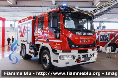 Iveco EuroCargo 120E25 IV serie - NewCity 2020
Vigili del Fuoco
AutoPompaSerbatoio allestimento Magirus
Mezzo celebrativo 80° anno di fondazione del Corpo Nazionale
In esposizione al Reas 2019
Parole chiave: Iveco EuroCargo_120E25_IVserie_NewCity_2020 Reas_2019