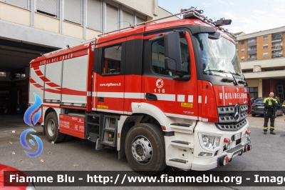 Mercedes-Benz Arocs 1832
Vigili del Fuoco
Comando Provinciale di Roma
Distaccamento Cittadino Tuscolano II
bimodale (strada-rotaia)
allestimento BAI
VF 30038
Parole chiave: Mercedes-Benz Arocs_1832 VF30038