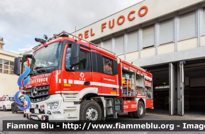 Mercedes-Benz Arocs 1832
Vigili del Fuoco
Comando Provinciale di Roma
Distaccamento Cittadino Tuscolano II
bimodale (strada-rotaia)
allestimento BAI
VF 30038
Parole chiave: Mercedes-Benz Arocs_1832 VF30038