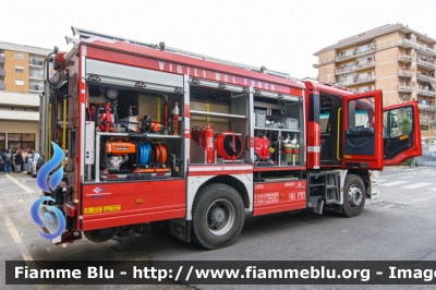 Mercedes-Benz Arocs 1832
Vigili del Fuoco
Comando Provinciale di Roma
Distaccamento Cittadino Tuscolano II
bimodale (strada-rotaia)
allestimento BAI
VF 30038
Parole chiave: Mercedes-Benz Arocs_1832 VF30038