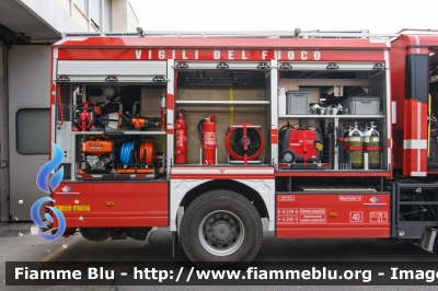 Mercedes-Benz Arocs 1832
Vigili del Fuoco
Comando Provinciale di Roma
Distaccamento Cittadino Tuscolano II
bimodale (strada-rotaia)
allestimento BAI
VF 30038
Parole chiave: Mercedes-Benz Arocs_1832 VF30038