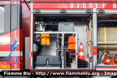 Mercedes-Benz Arocs 1832
Vigili del Fuoco
Comando Provinciale di Roma
Distaccamento Cittadino Tuscolano II
bimodale (strada-rotaia)
1° vano sx
allestimento BAI
VF 30038
Parole chiave: Mercedes-Benz Arocs_1832 VF30038