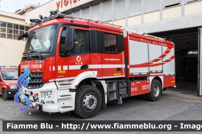 Mercedes-Benz Arocs 1832
Vigili del Fuoco
Comando Provinciale di Roma
Distaccamento Cittadino Tuscolano II
bimodale (strada-rotaia)
allestimento BAI
VF 30038
Parole chiave: Mercedes-Benz Arocs_1832 VF30038