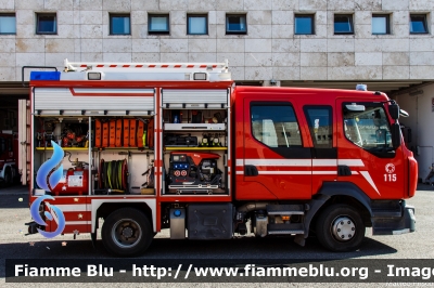 Renault Midlum III serie
Vigili del Fuoco
Comando Provinciale di Viterbo
AutoPompaSerbatoio allestimento Rosenfire
VF 30112
Parole chiave: Renault Midlum_IIIserie VF30112