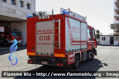 Renault Midlum III serie
Vigili del Fuoco
Comando Provinciale di Viterbo
AutoPompaSerbatoio allestimento Rosenfire
VF 30112
Parole chiave: Renault Midlum_IIIserie VF30112